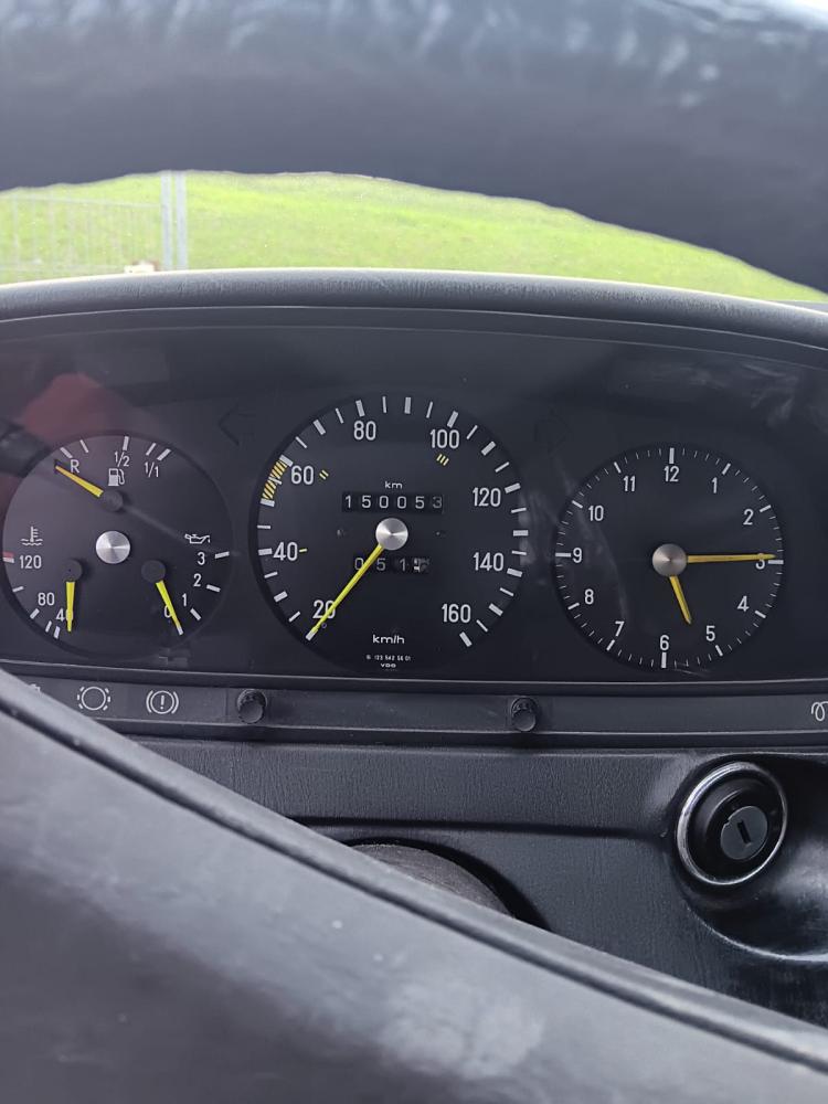 Mercedes 240D2